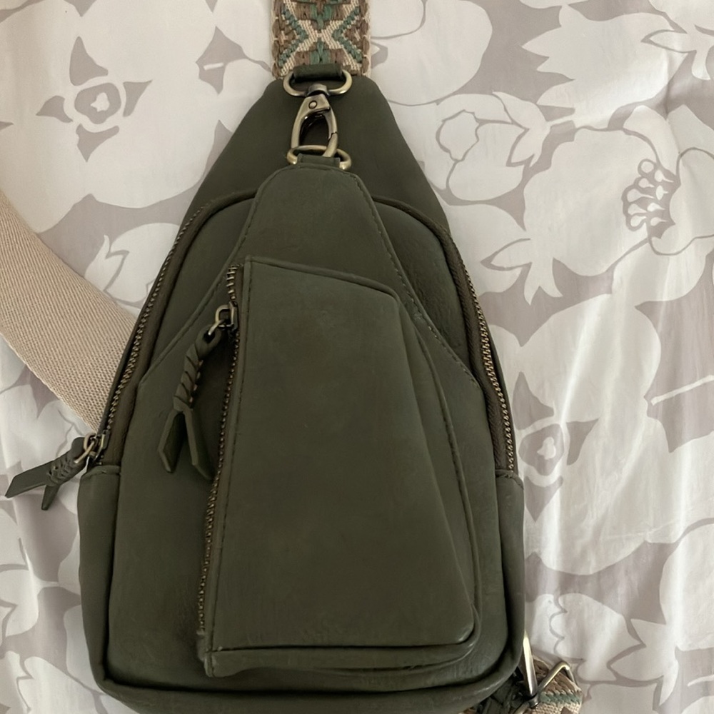 Cross body travel security pouch with boho wide strap EUC - Picture 2 of 8